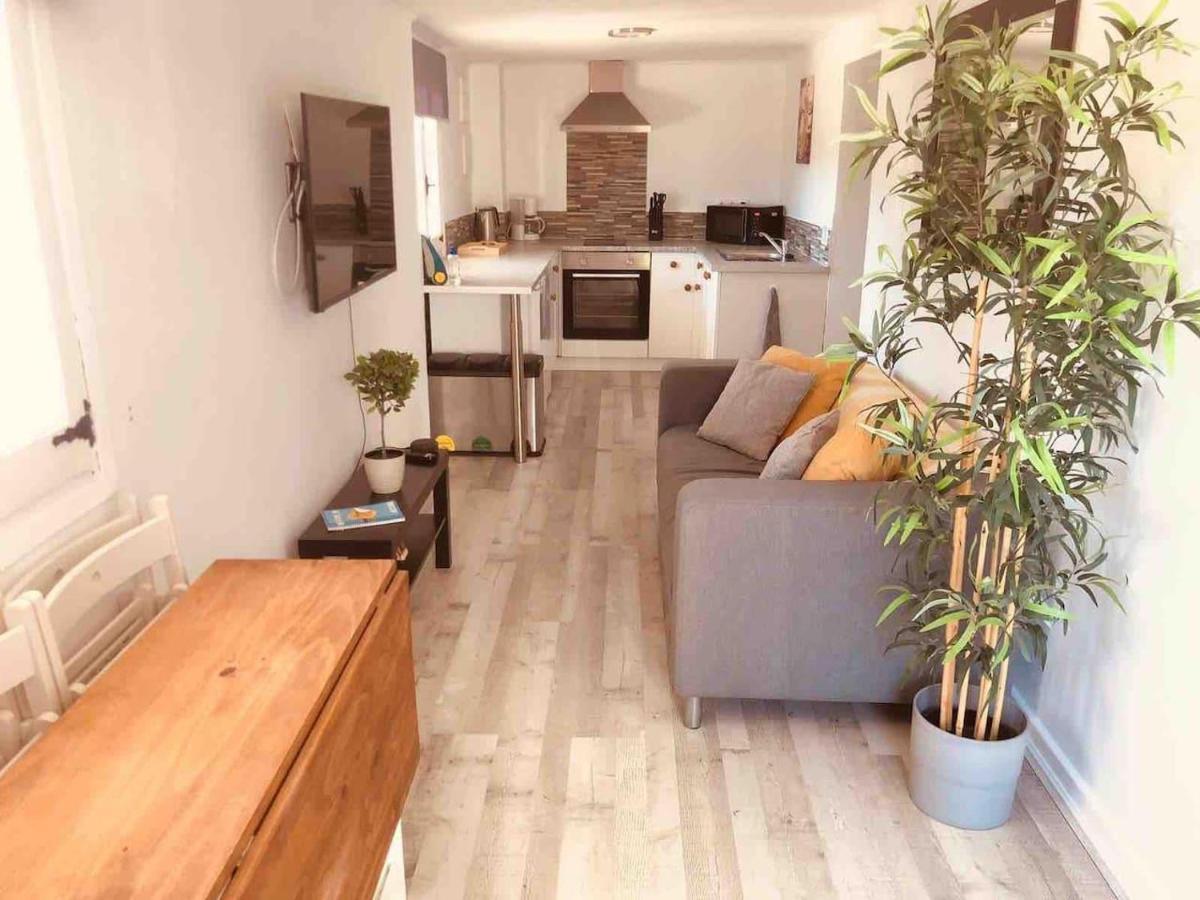 Lovely 2 Bed Apartment In Alcalali Bagian luar foto